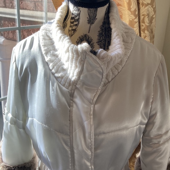 Coat Silk with Faux Fur - Picture 6 of 8
